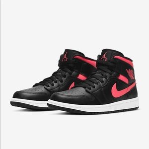 Air Jordan 1 Mid size US 10.5